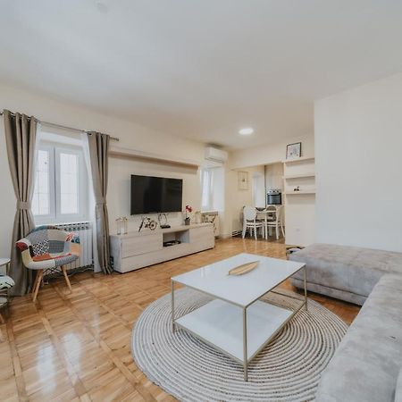 Regina Apartments Будва Екстер'єр фото