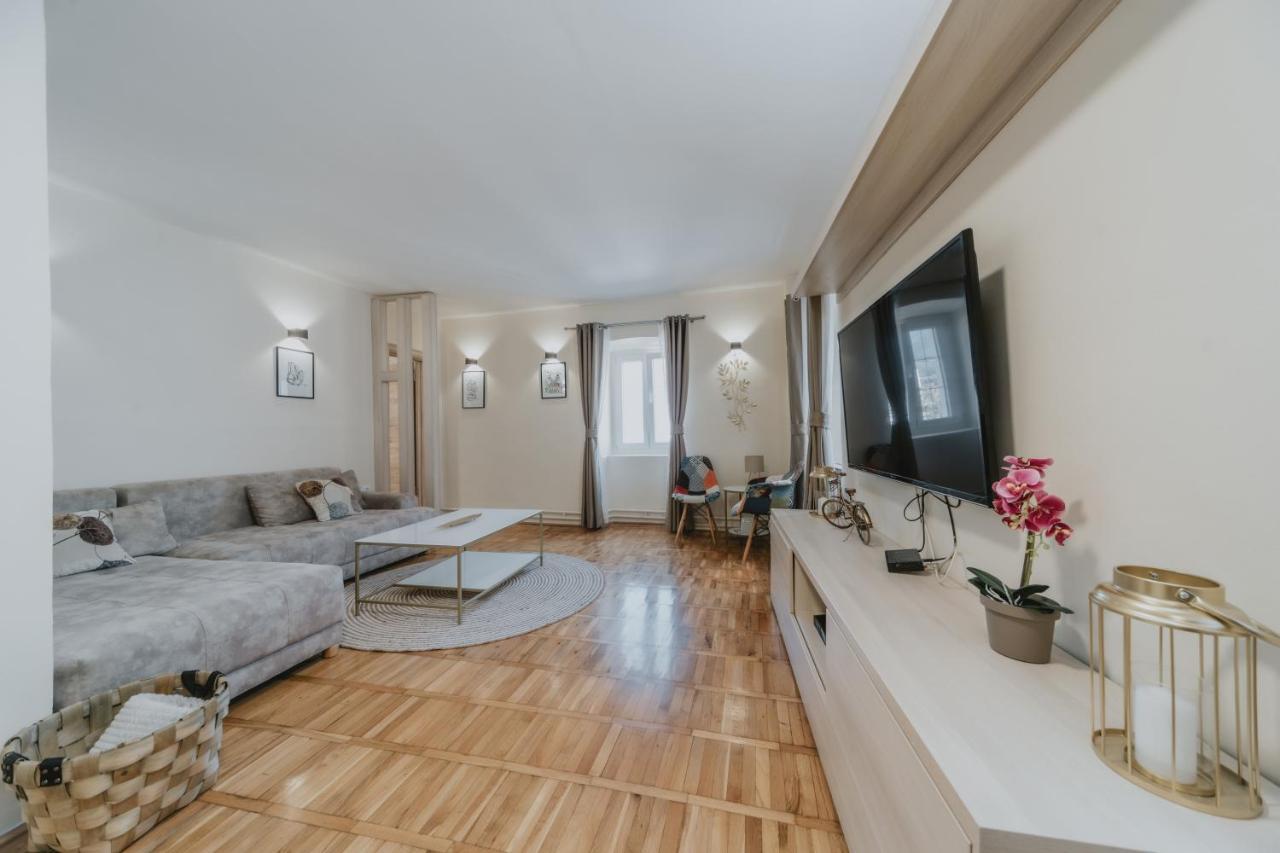 Regina Apartments Будва Екстер'єр фото