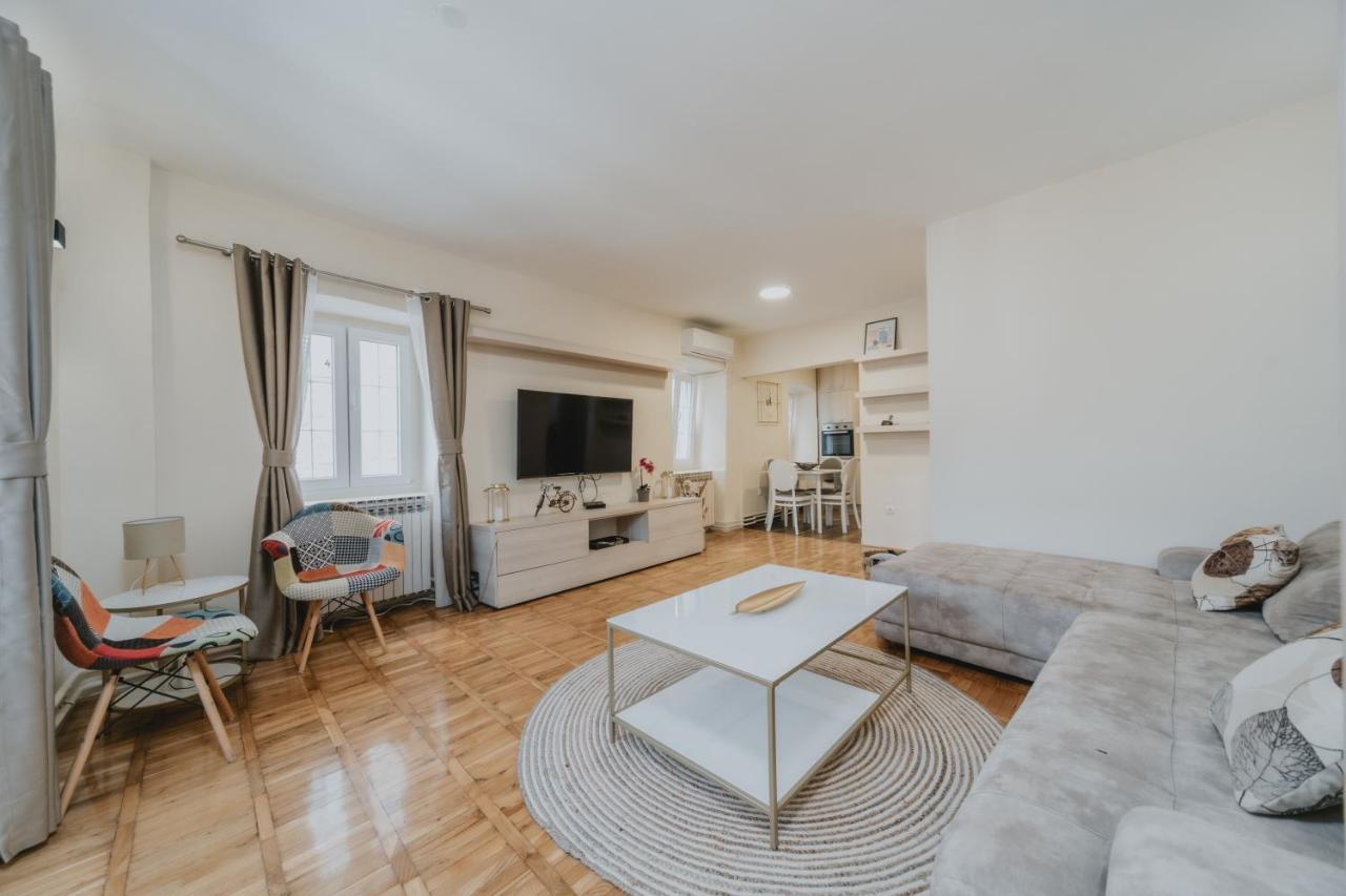 Regina Apartments Будва Екстер'єр фото