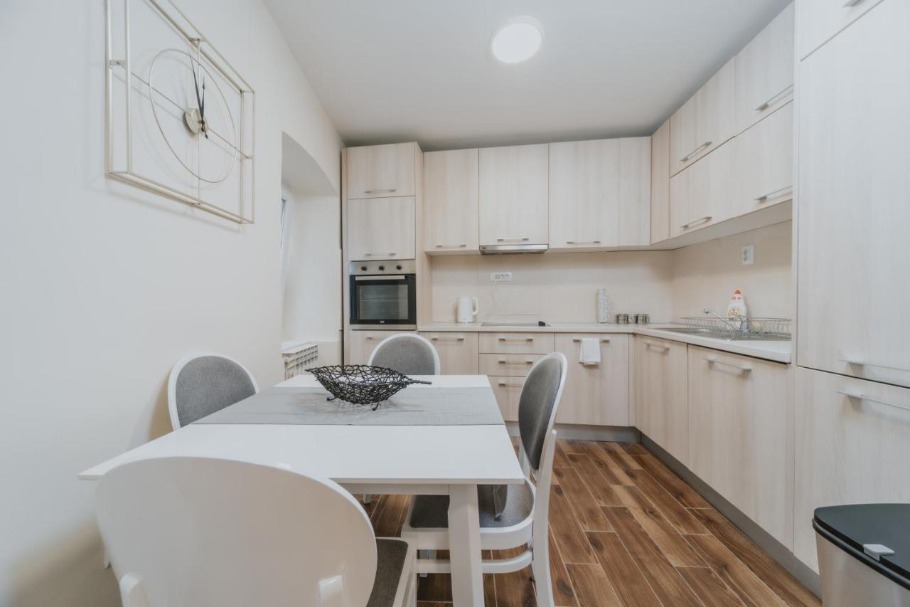 Regina Apartments Будва Екстер'єр фото